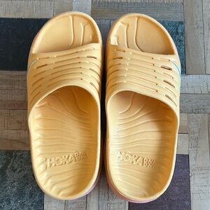 Hoka One‎ One Women’s Ora Recovery Slide Sandals Yellow Coral Size 6